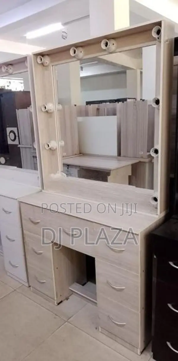 Hollywood Dressing Table