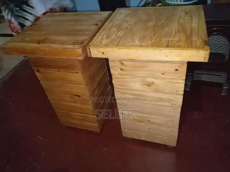 Pallet Table with Chair