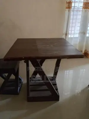 Pallet Table with Chair