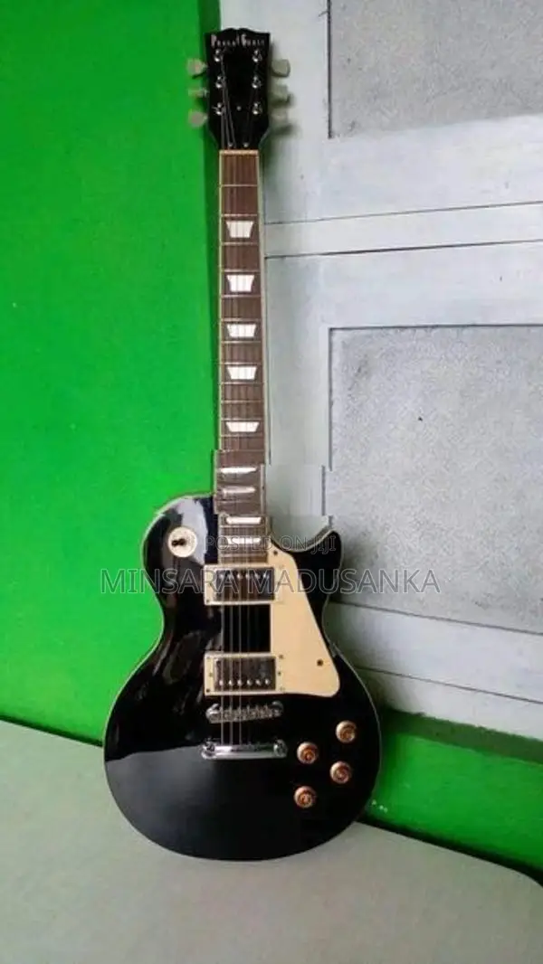 Photo Genic Les Paul-Style Electric Guitar