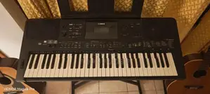 Yamaha PSR E463