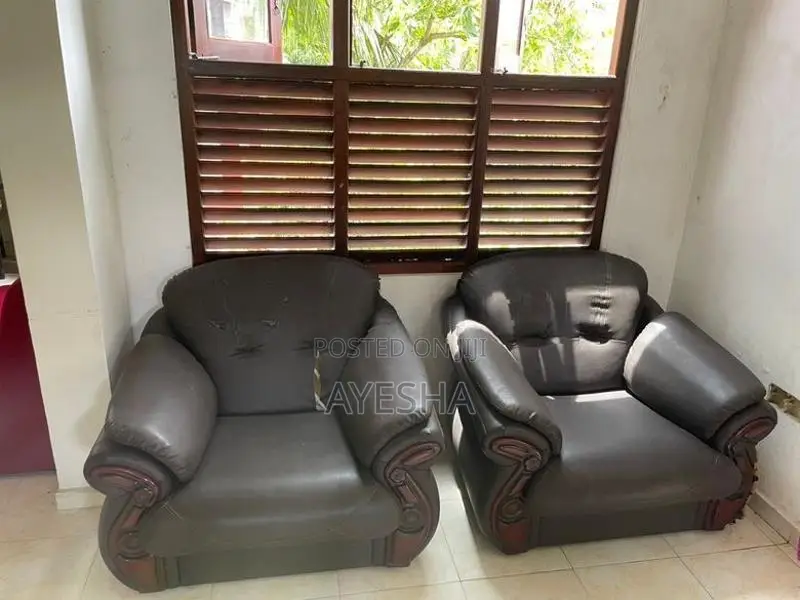 Dambro Sofa Set