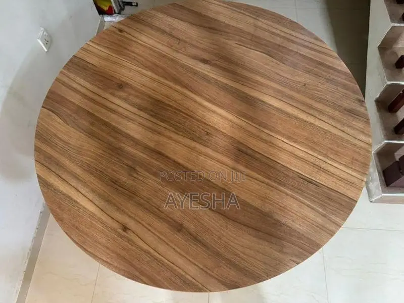 Dambro round table