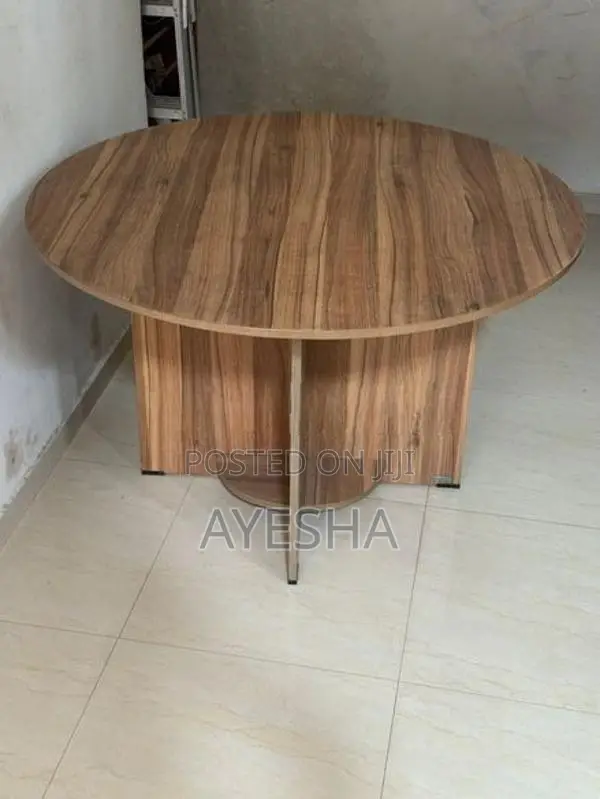 Dambro round table