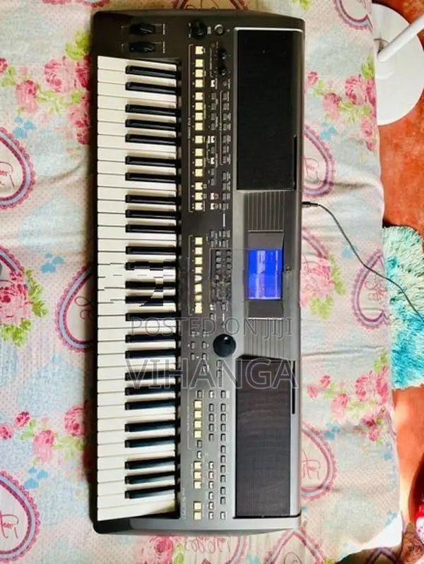 Yamaha Psr S670