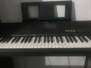 Yamaha Electronic Keyboard
