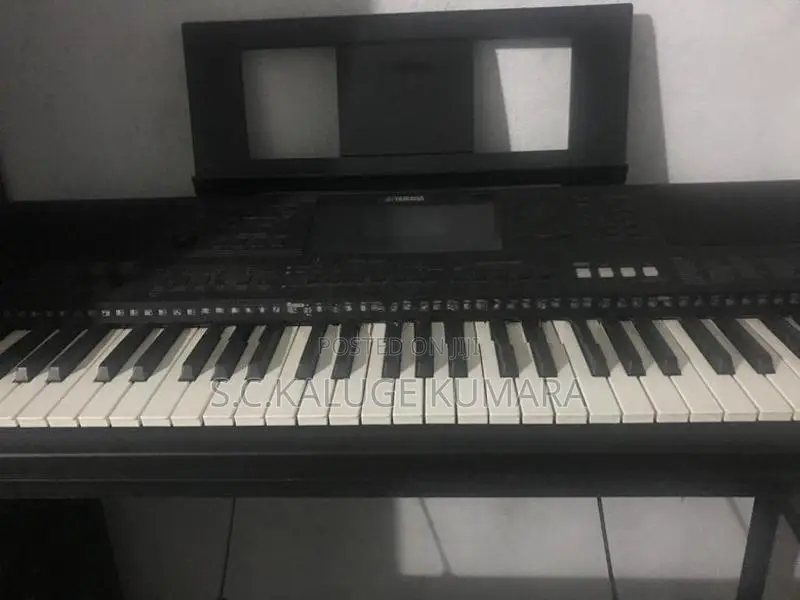 Yamaha Electronic Keyboard