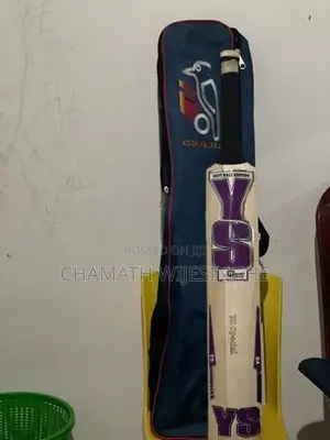 Ys Cricket Bat with Cover