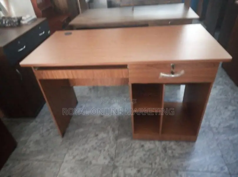 4 by 2 Computer Table (Q-3)