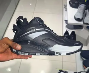 AVI sports shoe