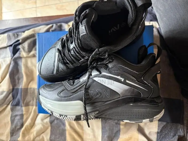 AVI sports shoe