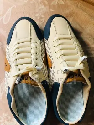 Half sneakers