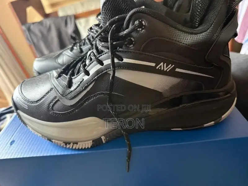 AVI sports shoe