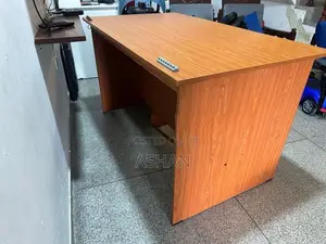 Study Table Piyestra