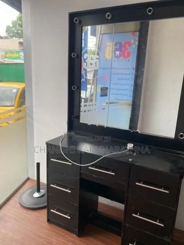 Dressing table
