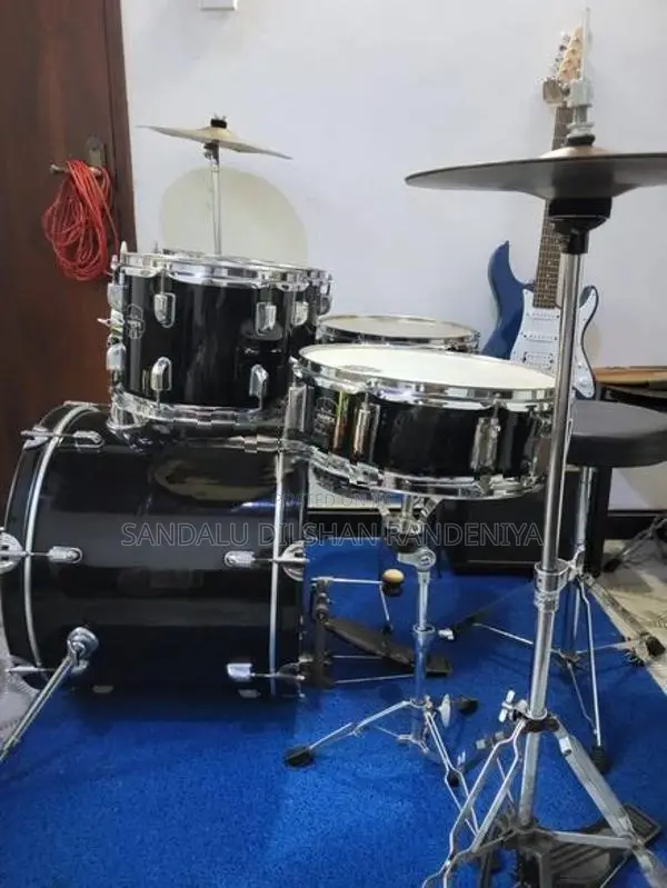 Mapex full drum kit