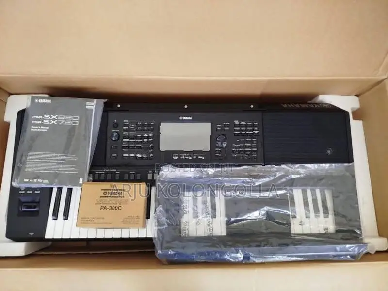 Yamaha Psr SX720 Keyboard