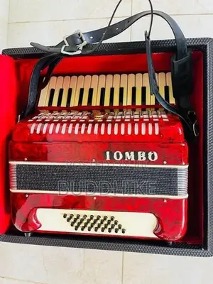 Tombo Accordion 32 Bass