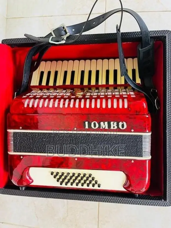 Tombo Accordion 32 Bass