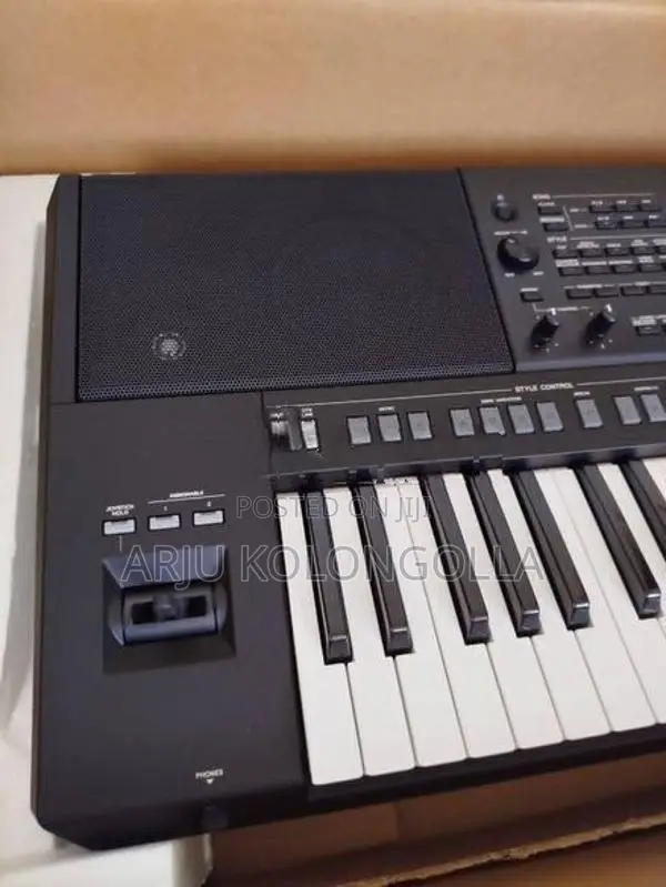 Yamaha Psr SX720 Keyboard