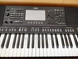 Yamaha Psr SX720 Keyboard