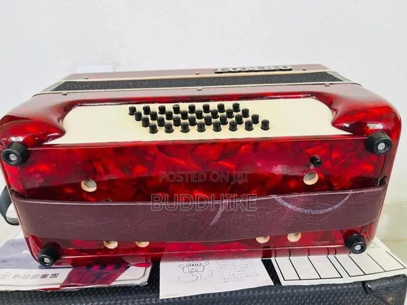 Tombo Accordion 32 Bass
