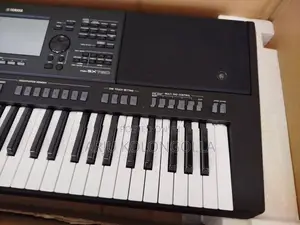 Yamaha Psr SX720 Keyboard