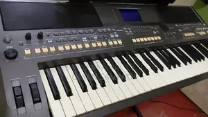 YAMAHA S670 KEYBOARD