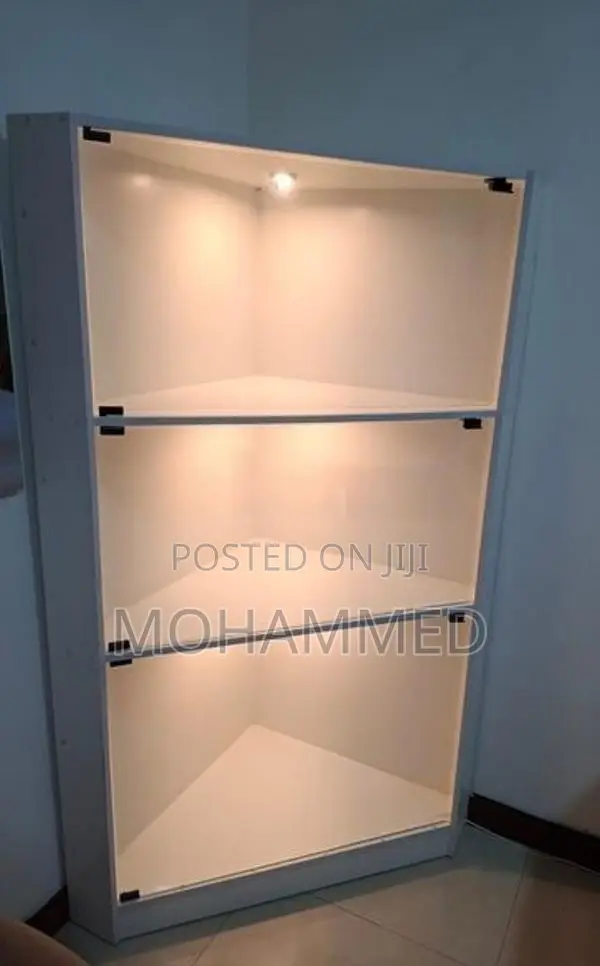 CABINET / SHOWCASE