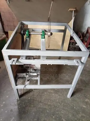 Wood cutting machine