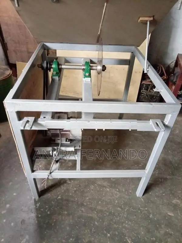 Wood cutting machine