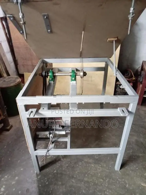 Wood cutting machine