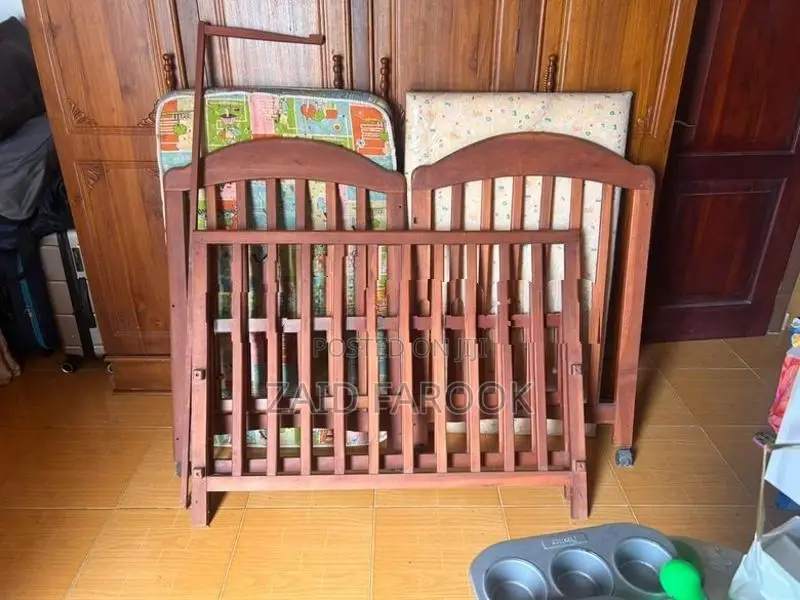 Used baby cot