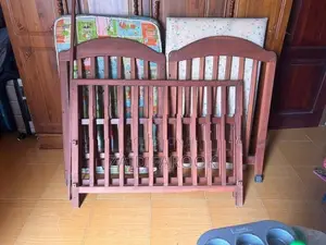 Used baby cot