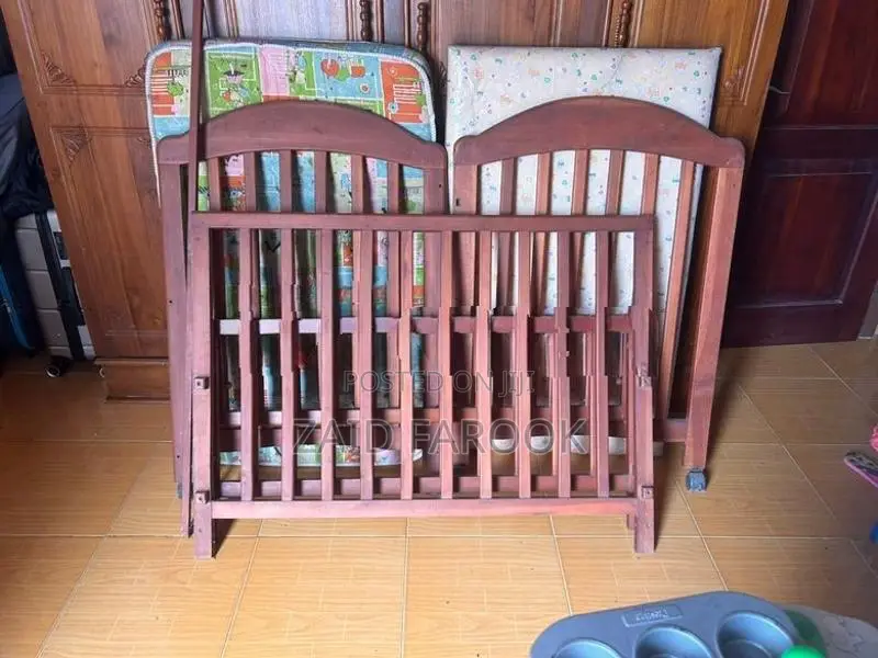 Used baby cot