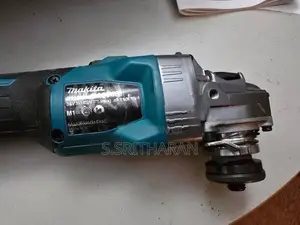 Makita 40V Angle Grinder