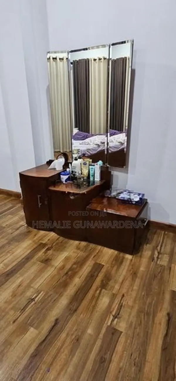 Almyrah with Dressing table