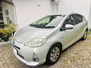 Toyota Aqua G Grade 2013 Car (Used)