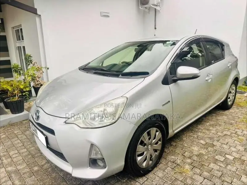 Toyota Aqua G Grade 2013 Car (Used)