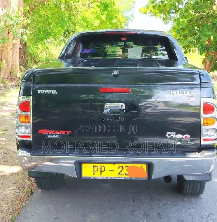 Toyota Hilux 2010 Pickup (Used)