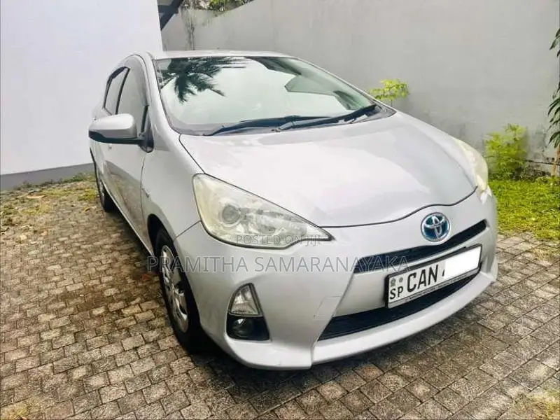 Toyota Aqua G Grade 2013 Car (Used)
