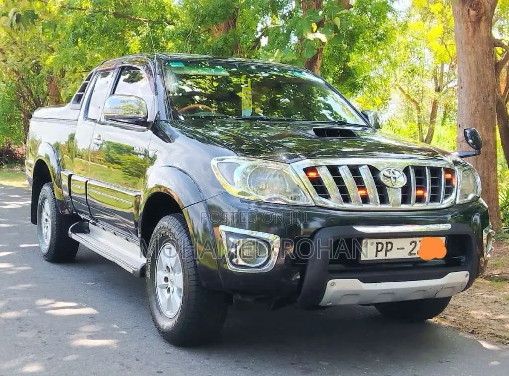 Toyota Hilux 2010 Pickup (Used)
