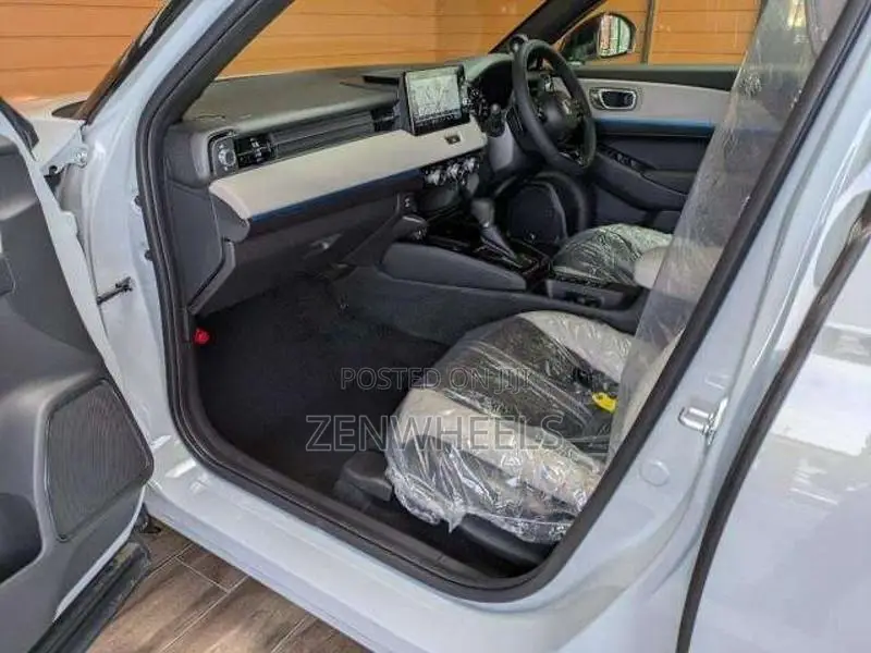 Honda Vezel Z Play Moonroof 2026 SUV Brand New