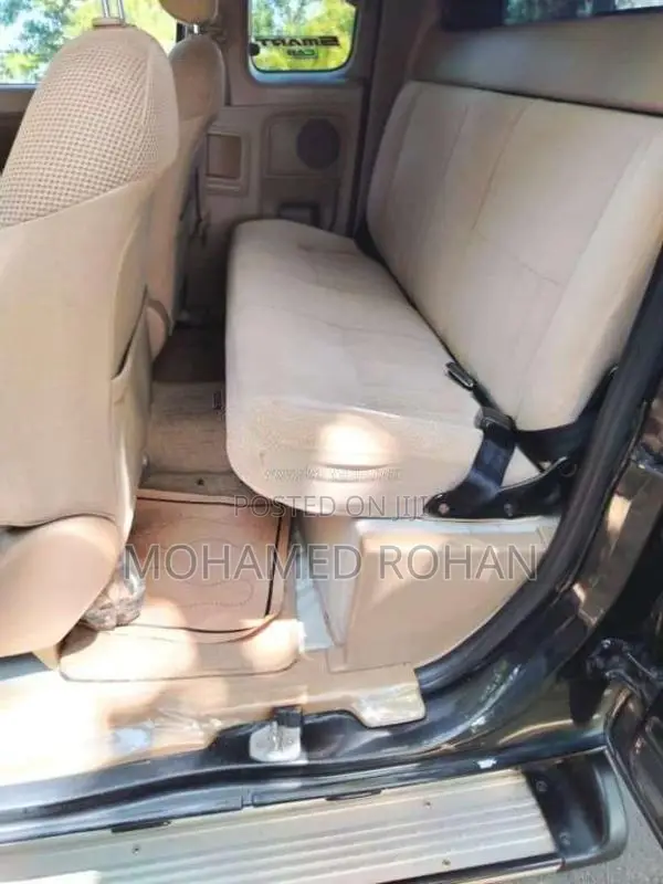 Toyota Hilux 2010 Pickup (Used)