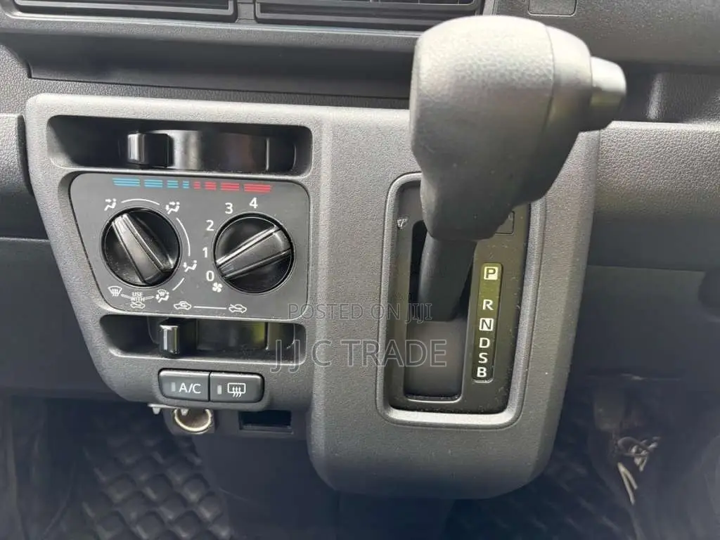 Toyota Pixis 2025 Van (Used)