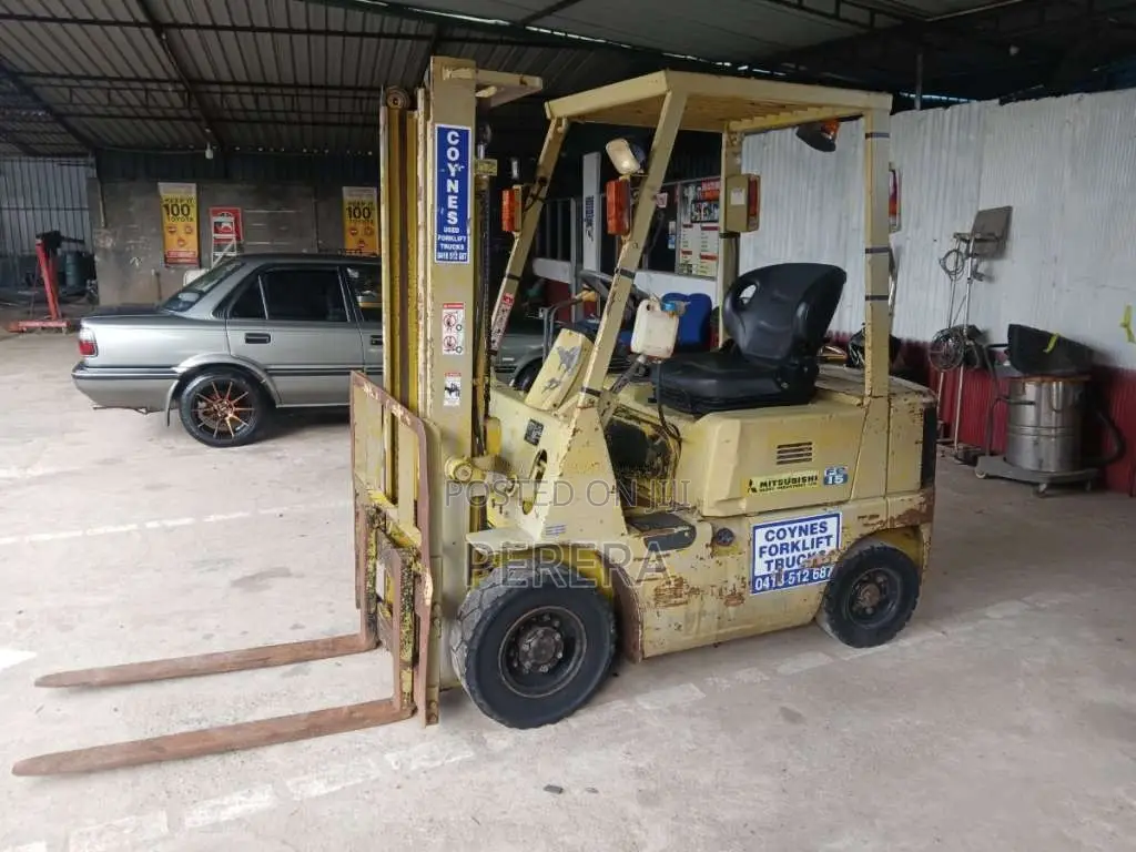 Mitsubishi 1.5 Ton Forklift 2004 Heavy-Duty (Used)