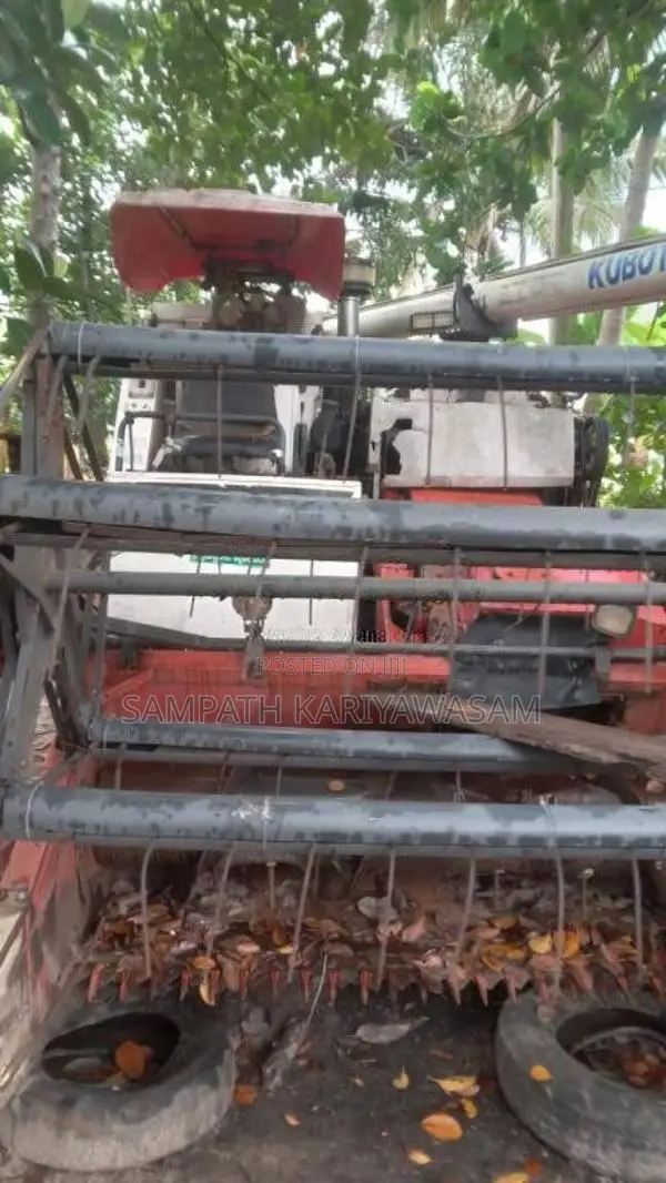 Kubota DC68 2014 Tractor (Used)