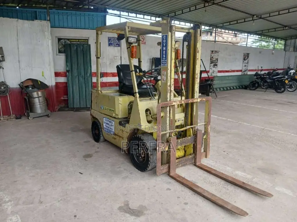 Mitsubishi 1.5 Ton Forklift 2004 Heavy-Duty (Used)