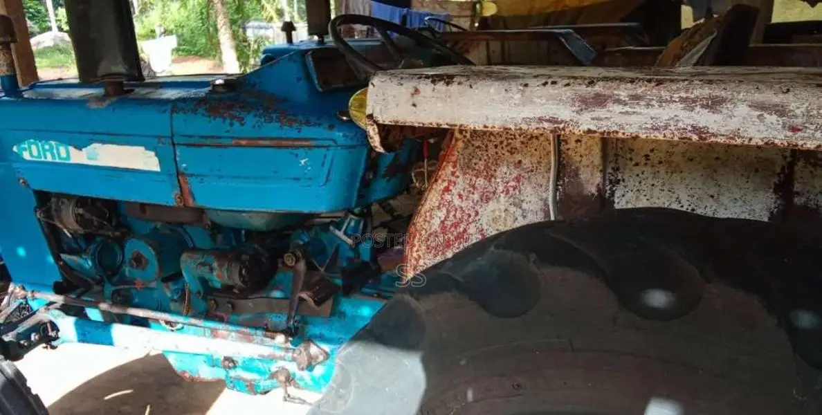 Ford 3000 2000 Tractor (Used)