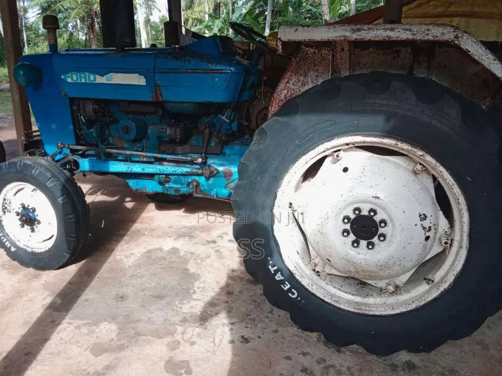 Ford 3000 2000 Tractor (Used)
